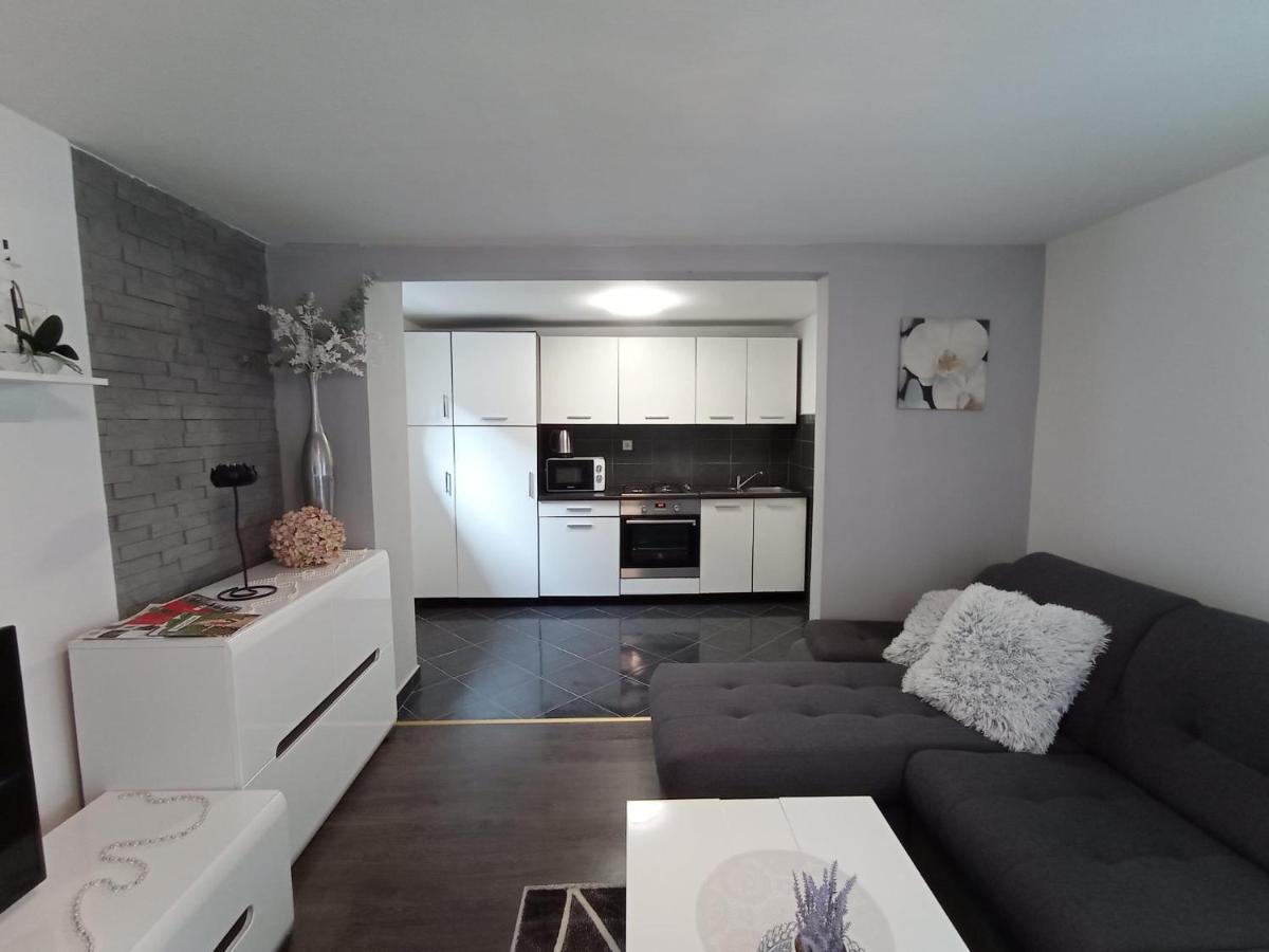 Petra Apartment Dakovo Exterior photo